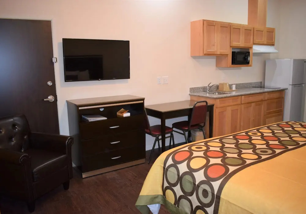 Texas Bungalows Hotel and Suites Austin
