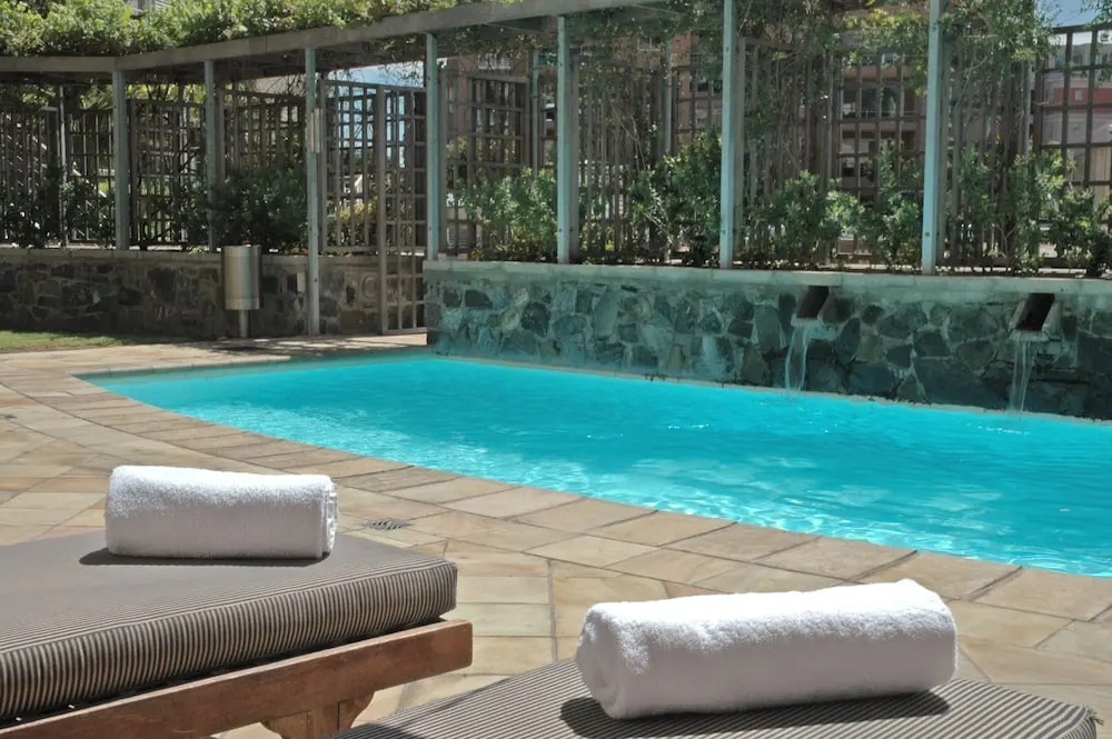 One Bedroom Apartment - Fully Equipped Waterfront Based, V&a Marina Residential