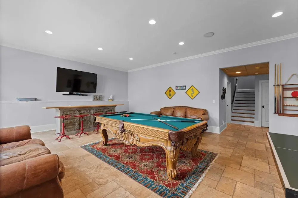 Flip Flop Therapy by Avantstay Lakefront Home w/ Game Room & Dock Access