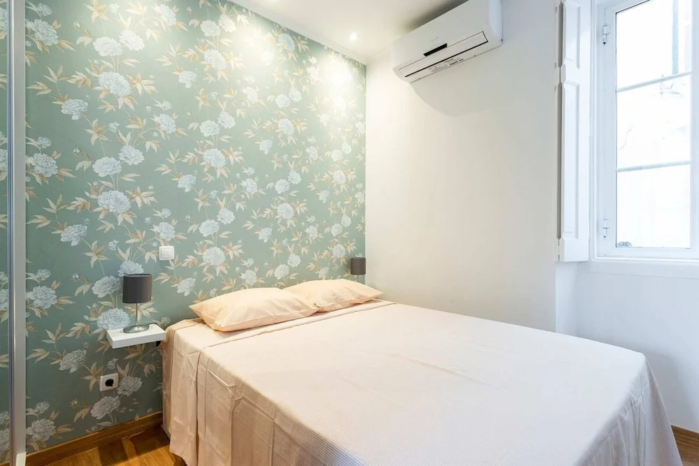 Bright 1 Bedroom Apartment in the Heart of Sunny Lisbon