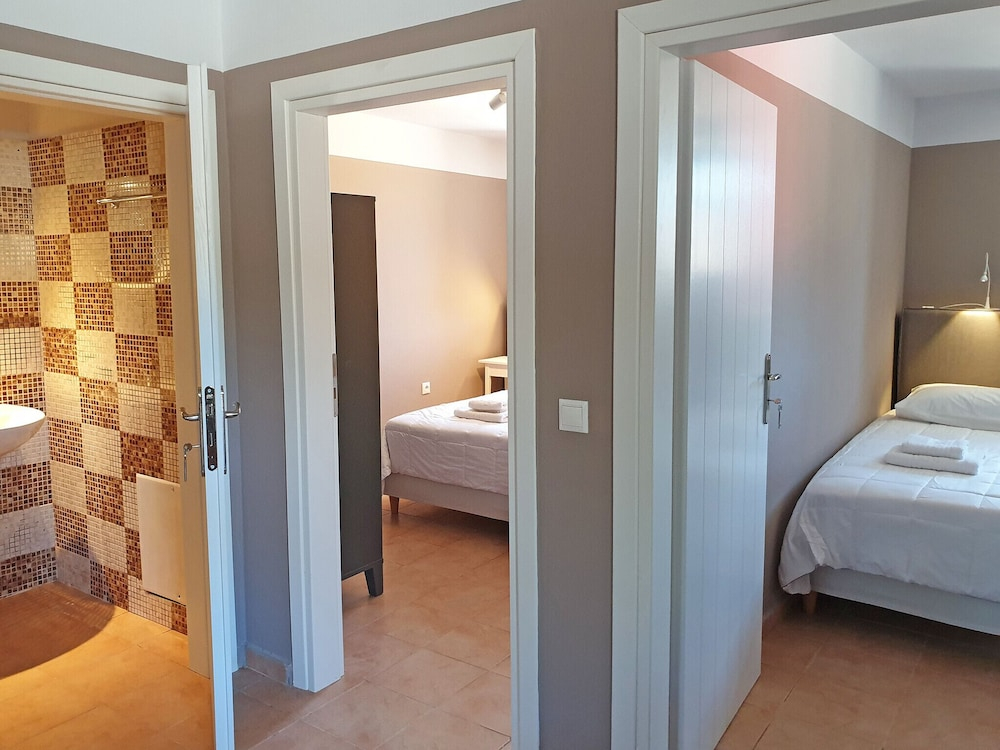 Anaroussa Diros Maisonette