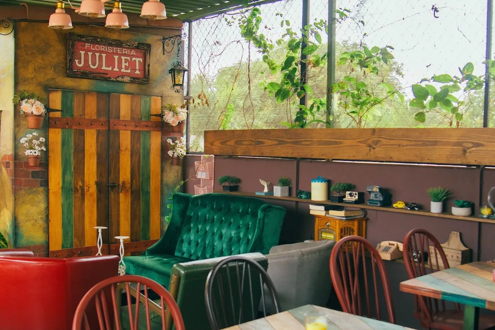 Hostal Velvet