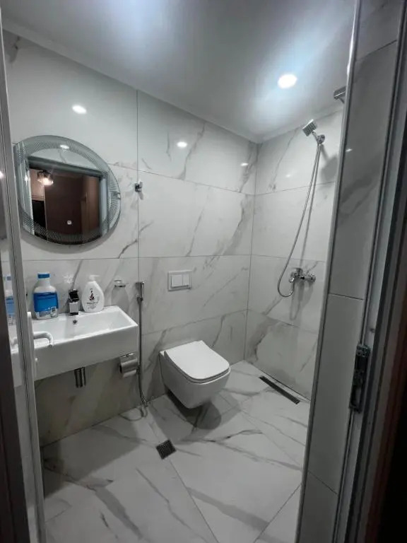 090 Center Apartment