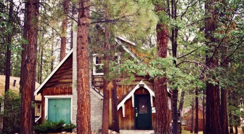 RedAwning Peaceful Retreat