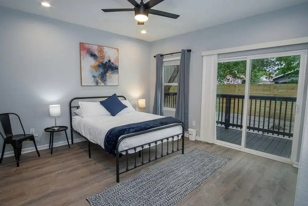 Your Dream Stay 4BR 2BA Near Downtown Riverwalk