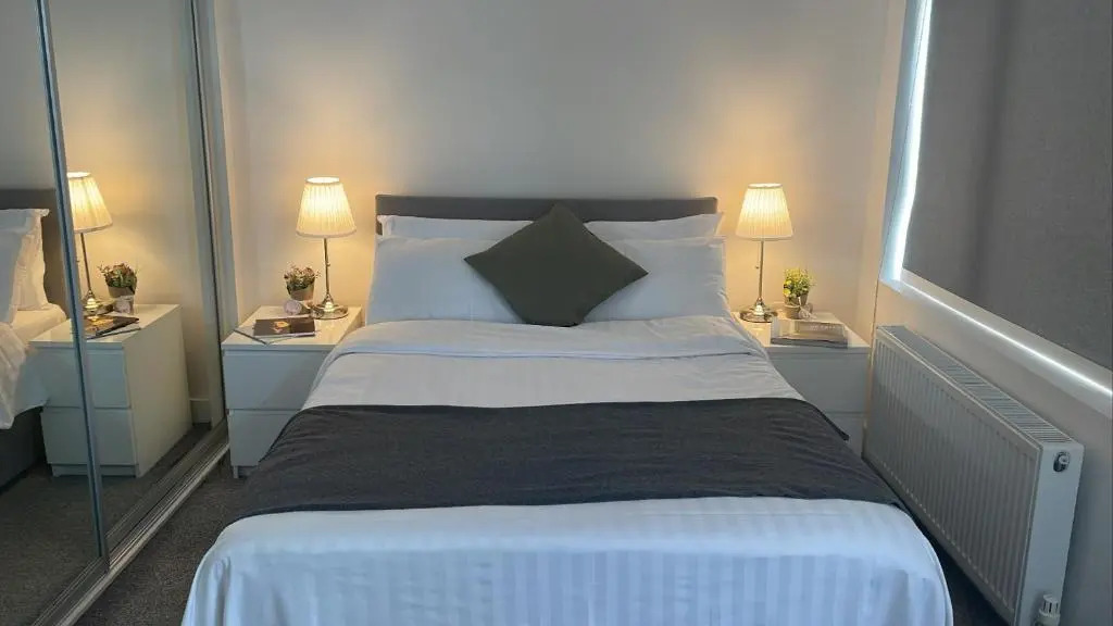 Wellington Park Apartments Spacious 1BR Sleeps 4 in Prime Location