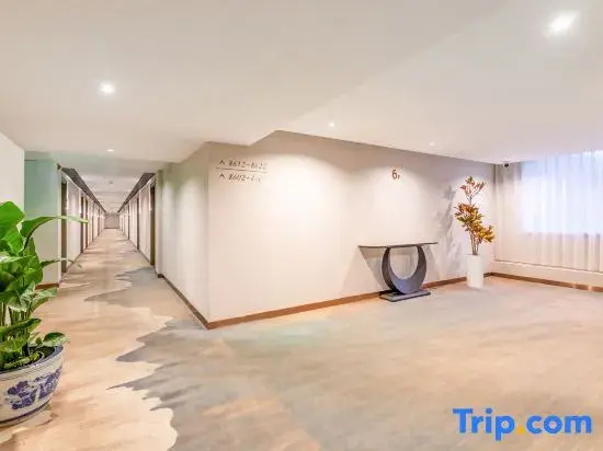 Compass Hotel