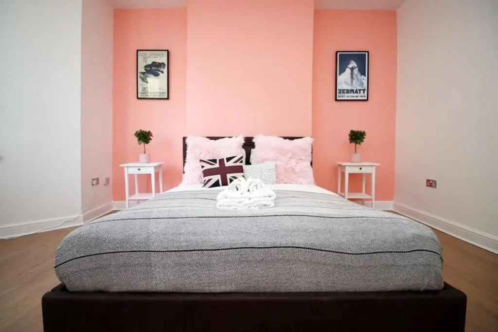 Principality House by Mia Living 3 bedroom apartment a 5 min walk to Principality Stadium