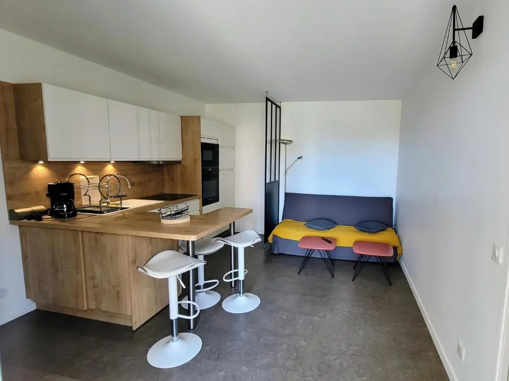 Comme a la Maison!!A 5 Min a Pied Plage,Pkg Prive