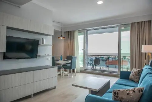 WAVE 1 Promenada Apartments
