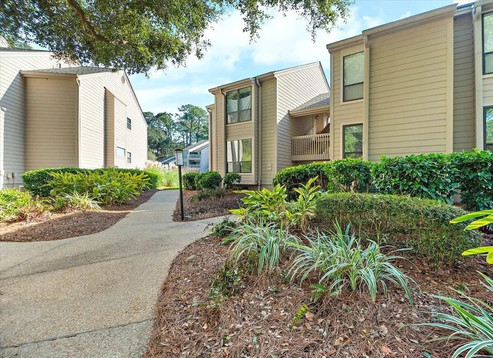 Lighthouse Tennis 2383 by Hilton Head Retreats