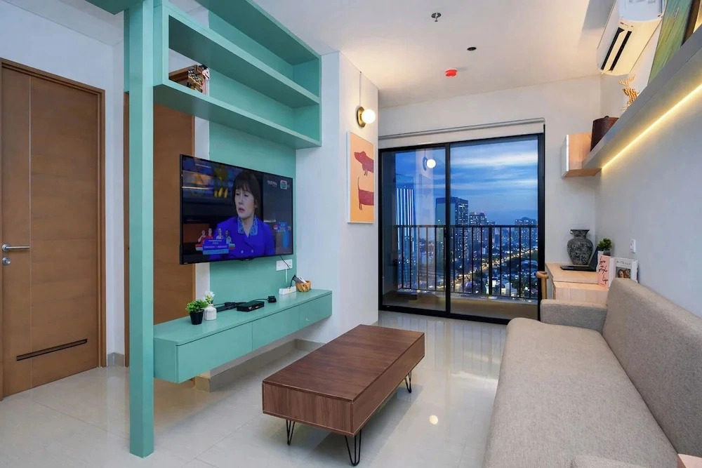 Calm And Restful 1Br At Ciputra World 2 Apartment