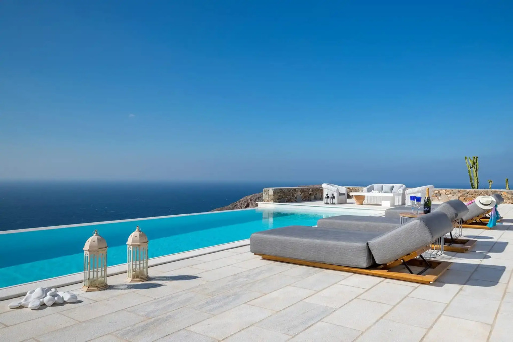 Villa Semeli Syros by Divine Property SA