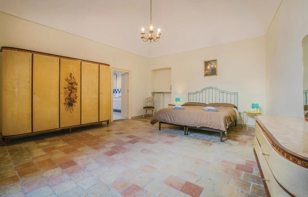 Stunning Apartment in Gravina in Puglia -ba- With 2 Bedrooms and Wifi