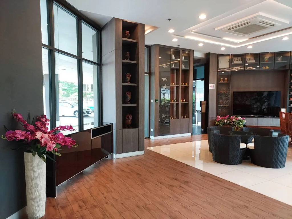 Nest n Rest Hotel