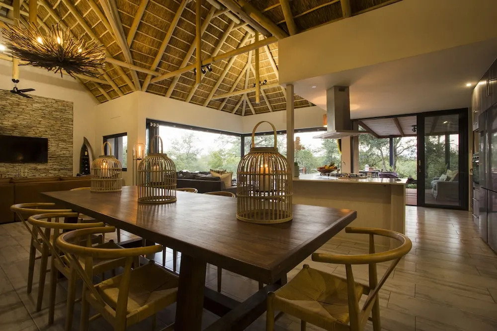 Moya Safari Villa