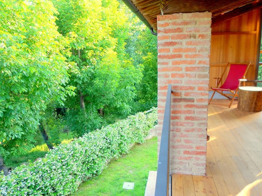 Modern Farmhouse in Pagnano Italy near Forest