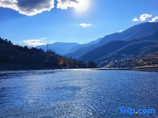 Lulin Mountain Villa Homestay (Shangri-La Tiger Leaping Gorge Scenic Area Branch)