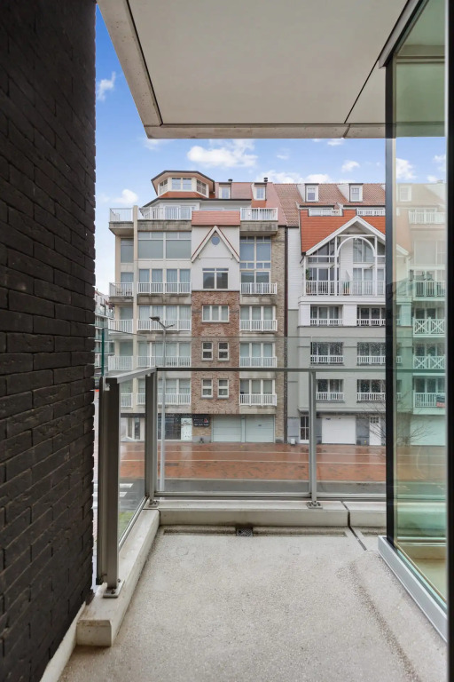 Centrally located 2 bedroom apartment with parking