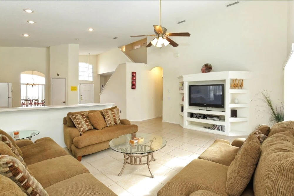 Large Beautiful Home w/ Pool Great for Families!