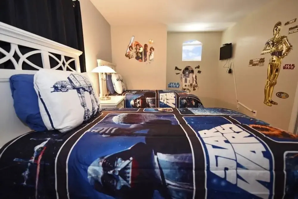 7742 The Windsor House 5 Bedroom by Florida Star