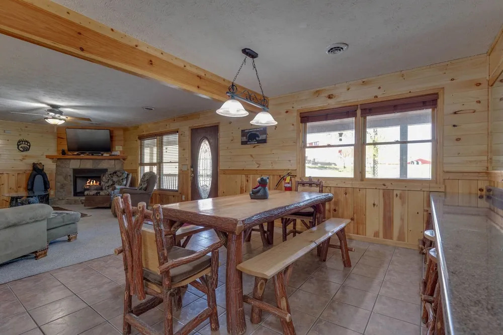 Downtown Getaway by Heritage Cabin Rentals