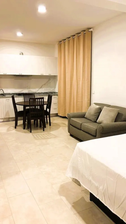 Joli Beach House - Charming Second Floor T1 Center - With Balcony