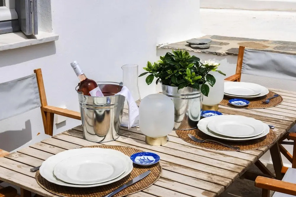 Tinos experience the house
