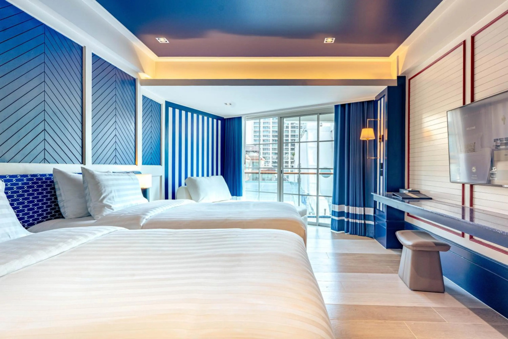 The Cruise Hotel