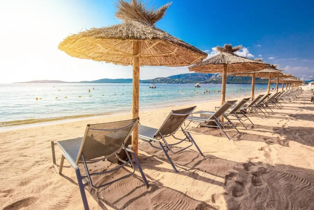 U Nidu - à Ajaccio, Magnifique appartement 4 couchages vue mer