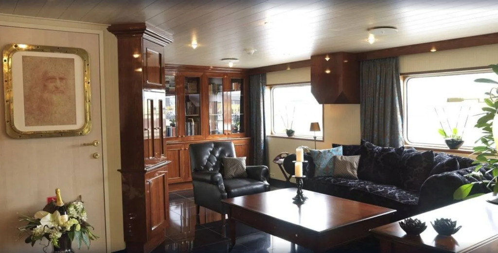 Crossgates Hotelship 3 Star - Osthafen - Frankfurt