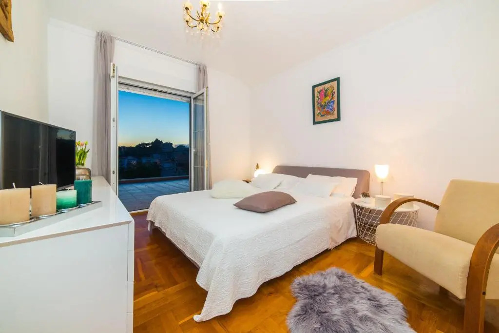 Villa Artea, Luxurious Villa with Heated Pool