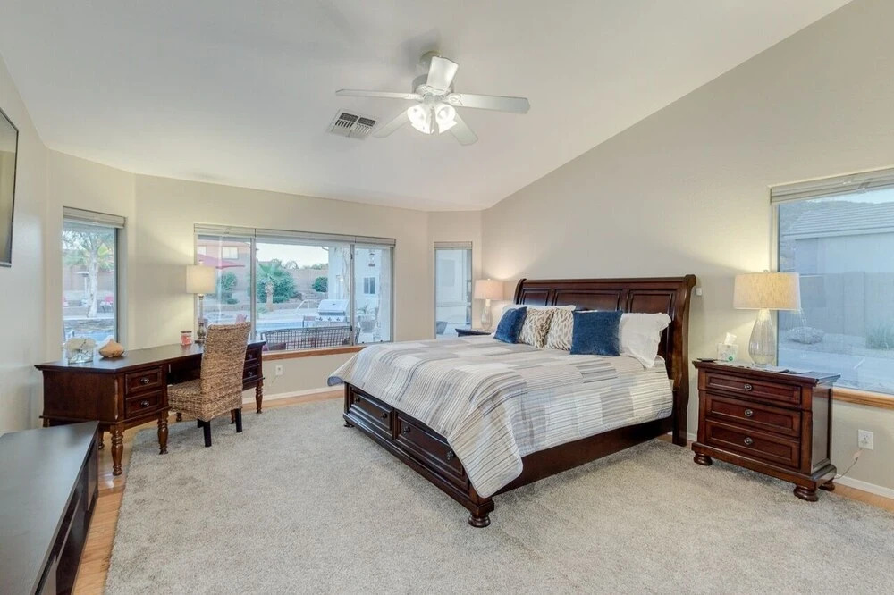 Oasis in The Desert! 5 Bedrooms, 3 Baths, Heated Resort Pool and Spa! Separate Casita! by Redawning