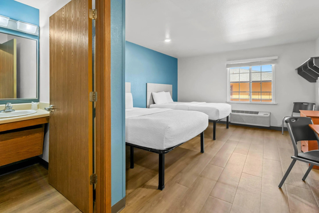 WoodSpring Suites Fayetteville I-49