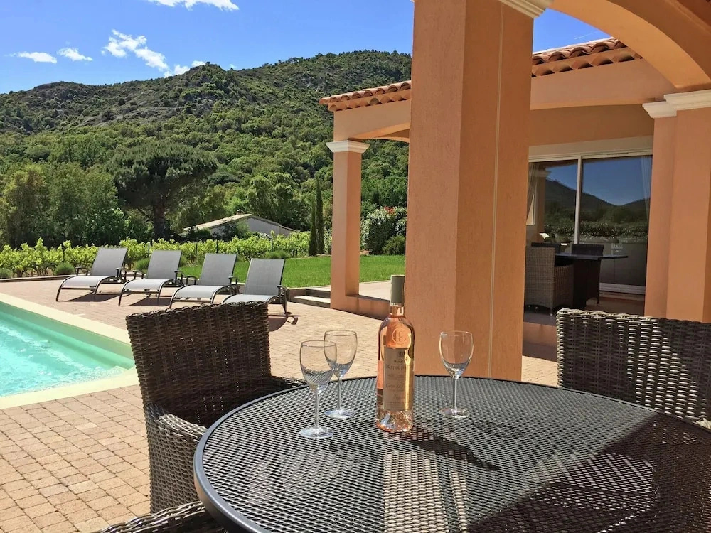 Villa in Plan-de-la-tour With Pool & Vineyard Views
