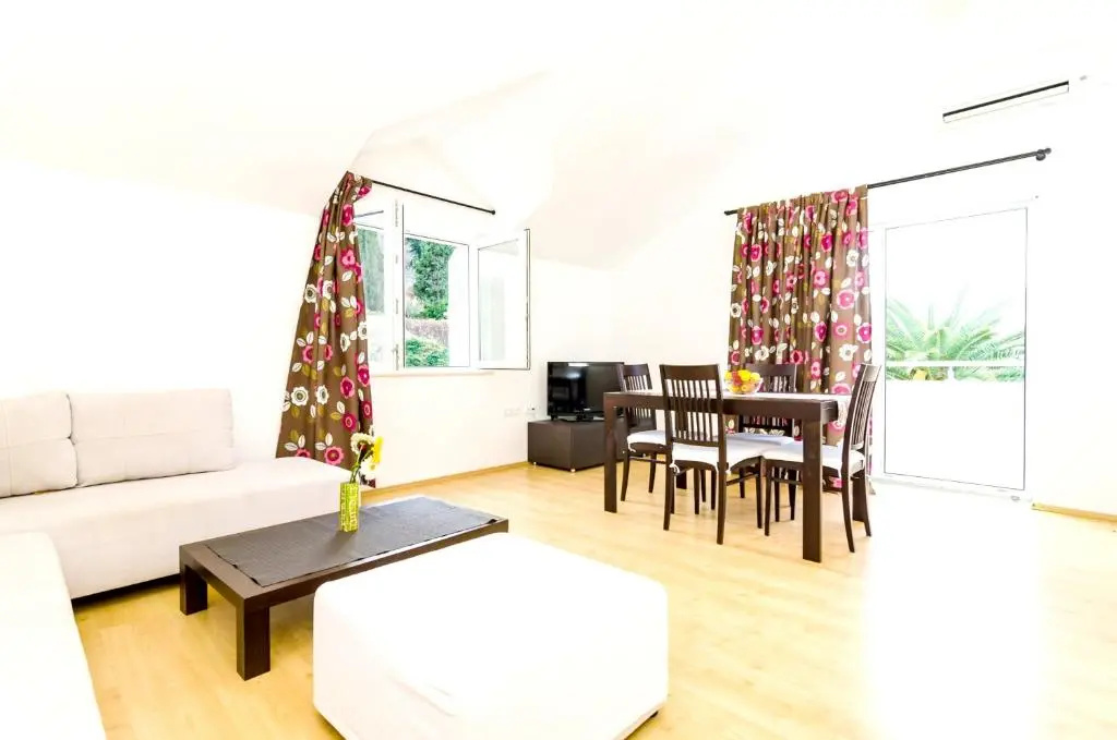 Apartment with One Bedroom in Dubrovnik, with Wonderful Sea View, Furnished Terrace And Wifi - 300 M From the Beach