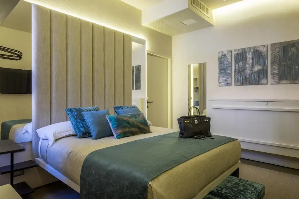 Room 230 Roma Luxury Suites