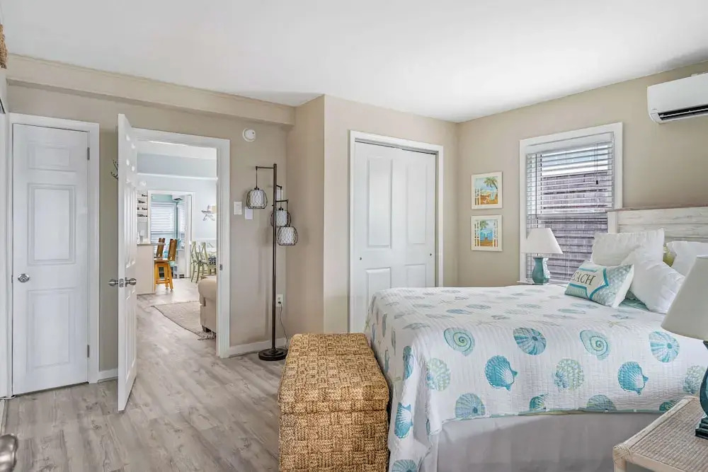 Coastal Condo Close to Beach & Entertainment