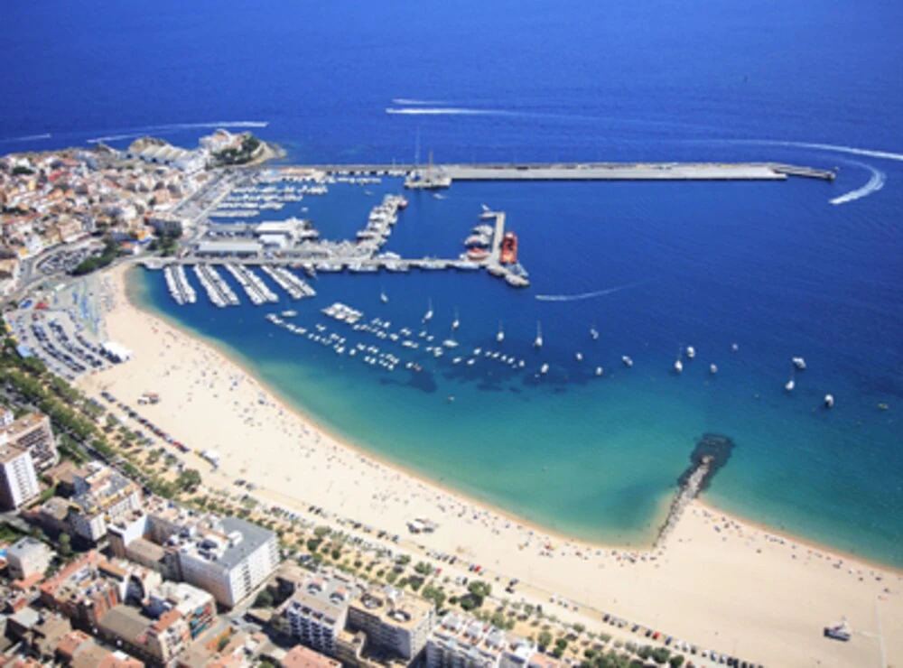Apartment - 3 Bedrooms with Sea views - 107161