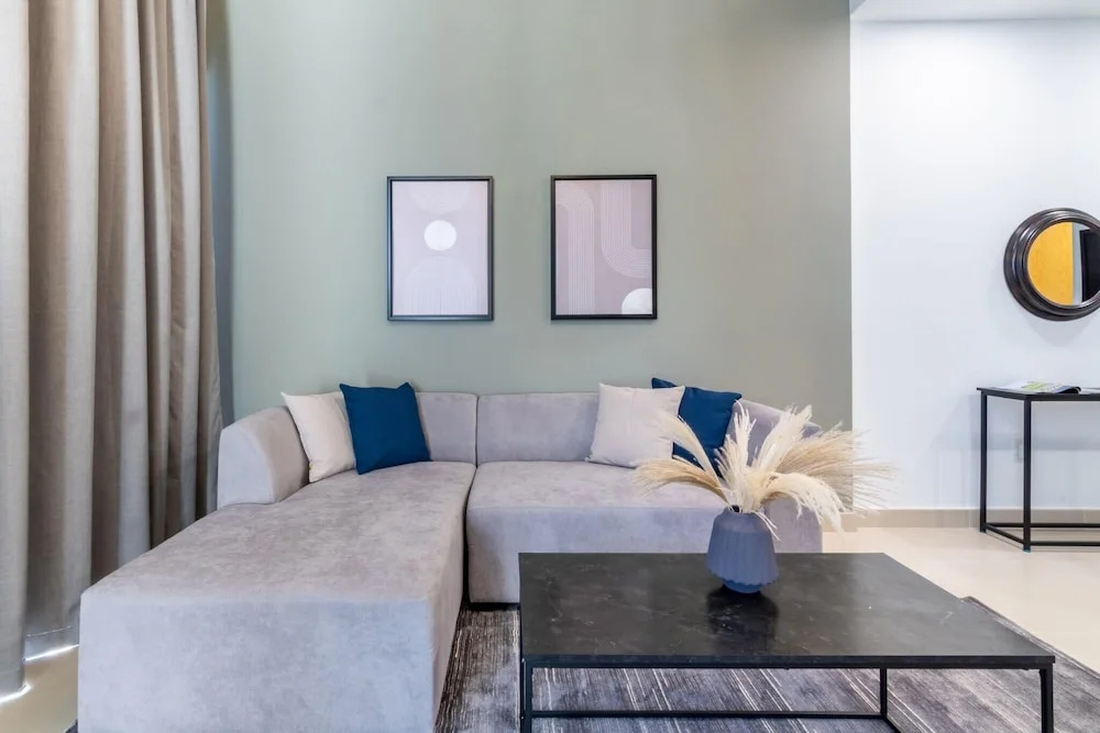 Silkhaus Spacious 1BR in Downtown Pool View