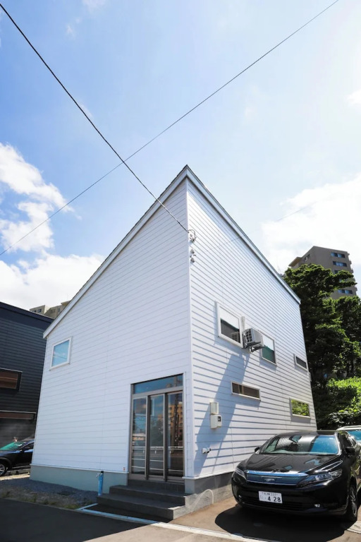 TEINE WHITE HOUSE