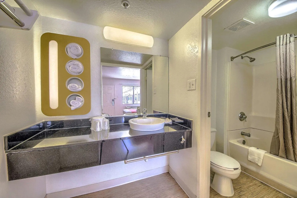 Motel 6-San Antonio, TX - Fiesta Trails