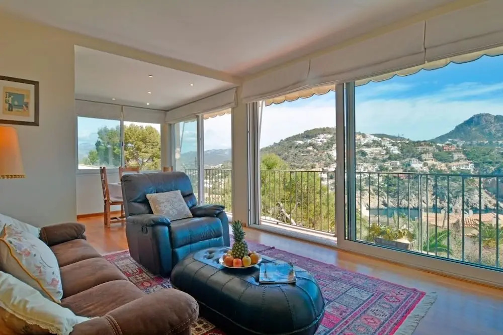Villa with incredible sea views and pool Up To 7