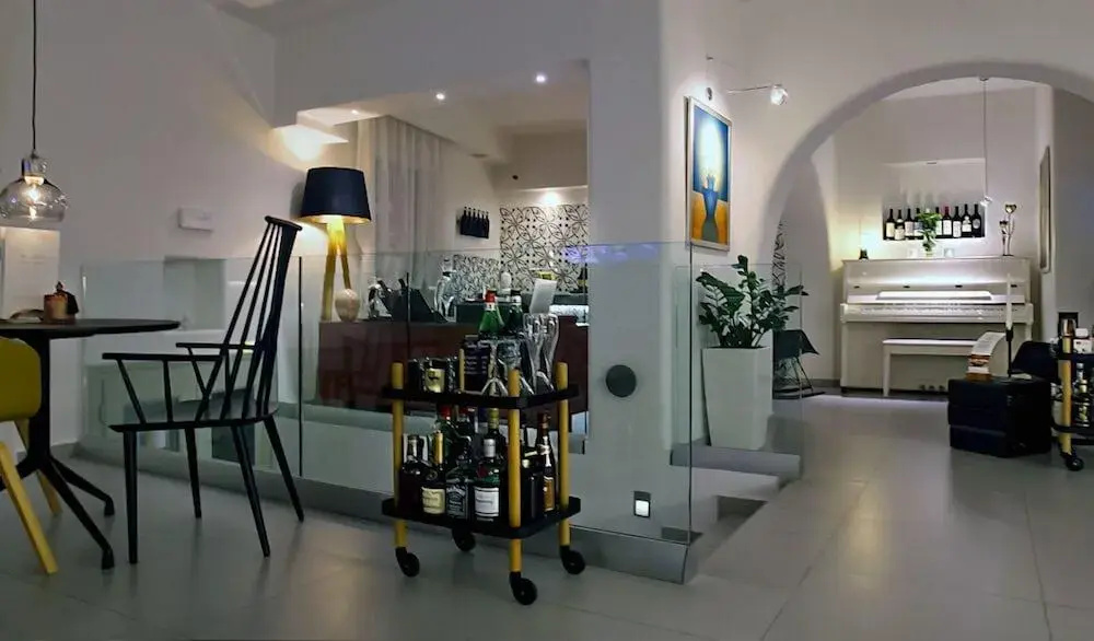 Glaros Petit Hotel