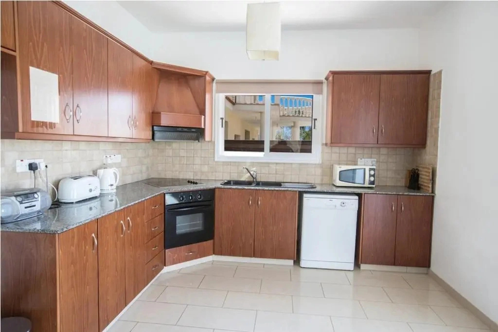 Carilisto Villas Big 4 Bedrooms in Center of Ayia Napa