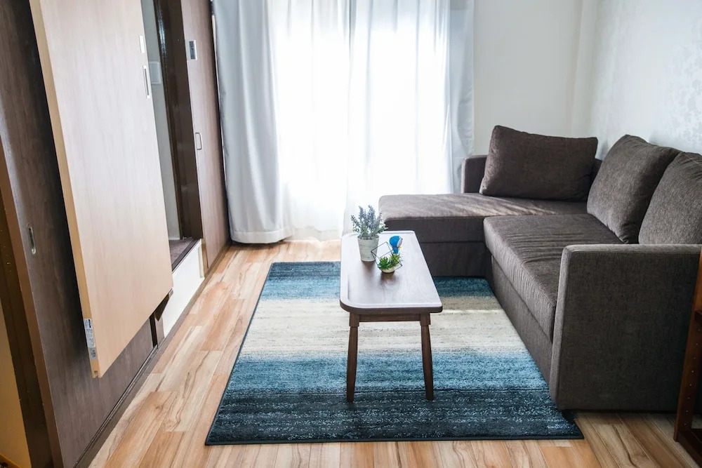YUYU House - Imazado Anywhere Door