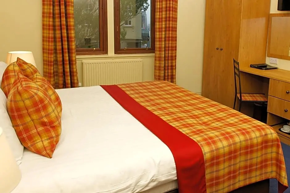 The Pipers Tryst Hotel