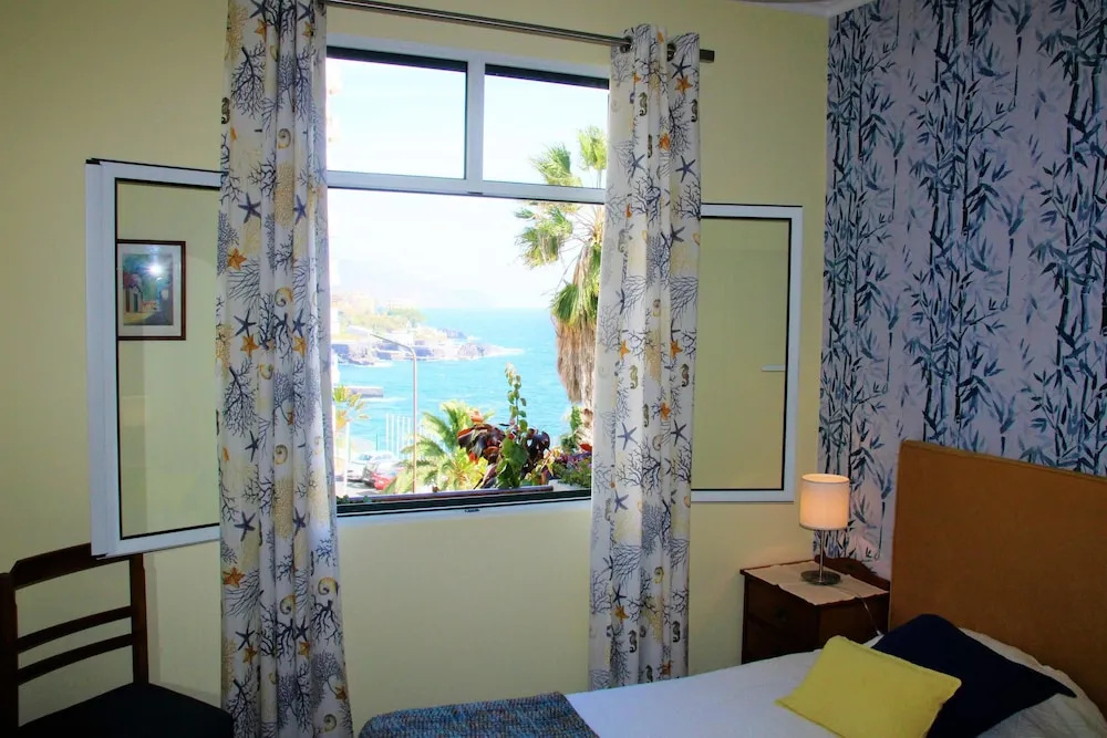 Bungalow With one Bedroom in Sâo Martinho, Funchal, With Wonderful sea View, Enclosed Garden and Wifi
