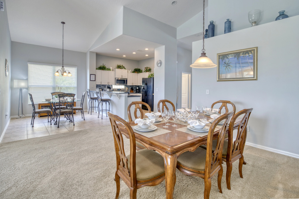 Gorgeous 5 bed with south facing pool, Davenport, US