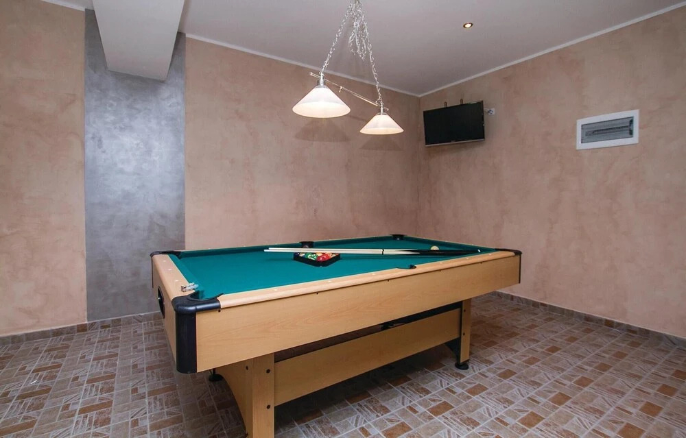 Beautiful Home in Nedescina With Wifi and 7 Bedrooms